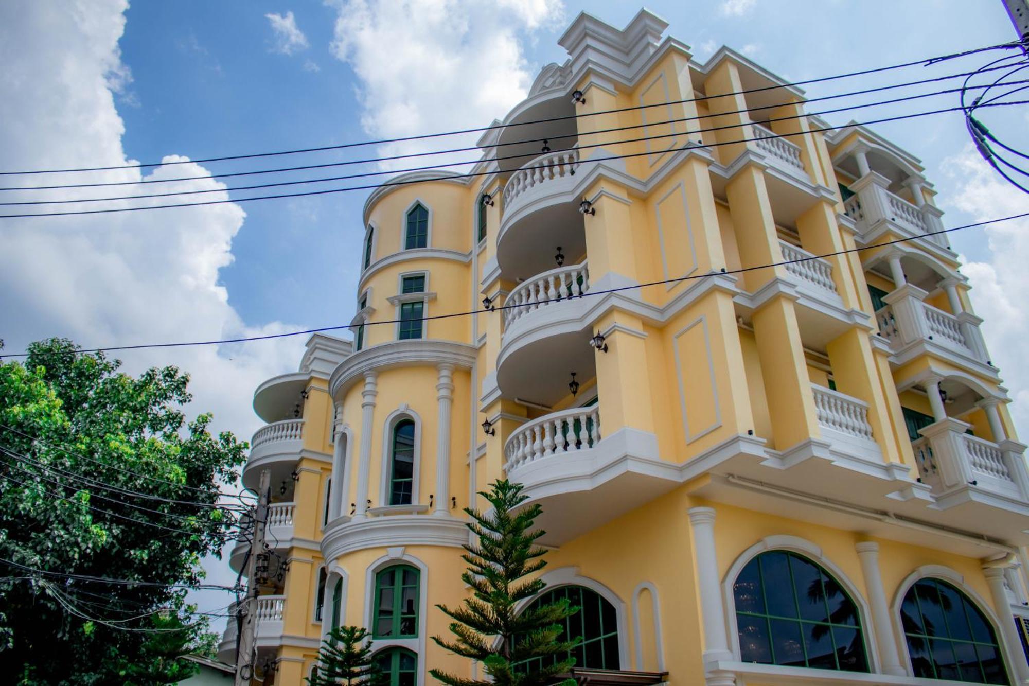 Siri Grand Bangkok Hotel Dış mekan fotoğraf