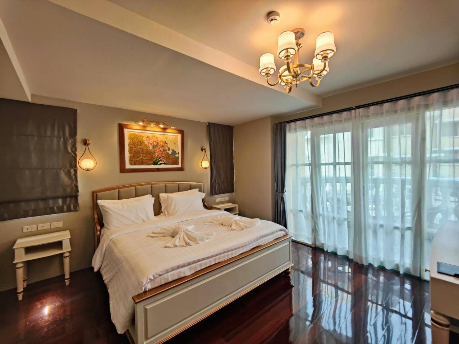 Siri Grand Bangkok Hotel Dış mekan fotoğraf