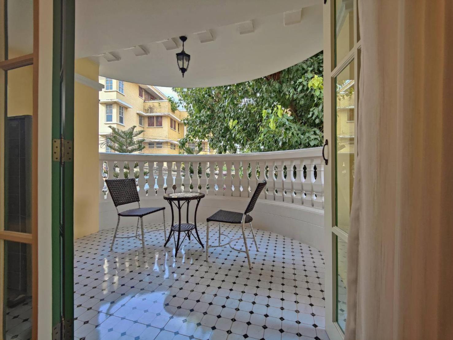 Siri Grand Bangkok Hotel Dış mekan fotoğraf