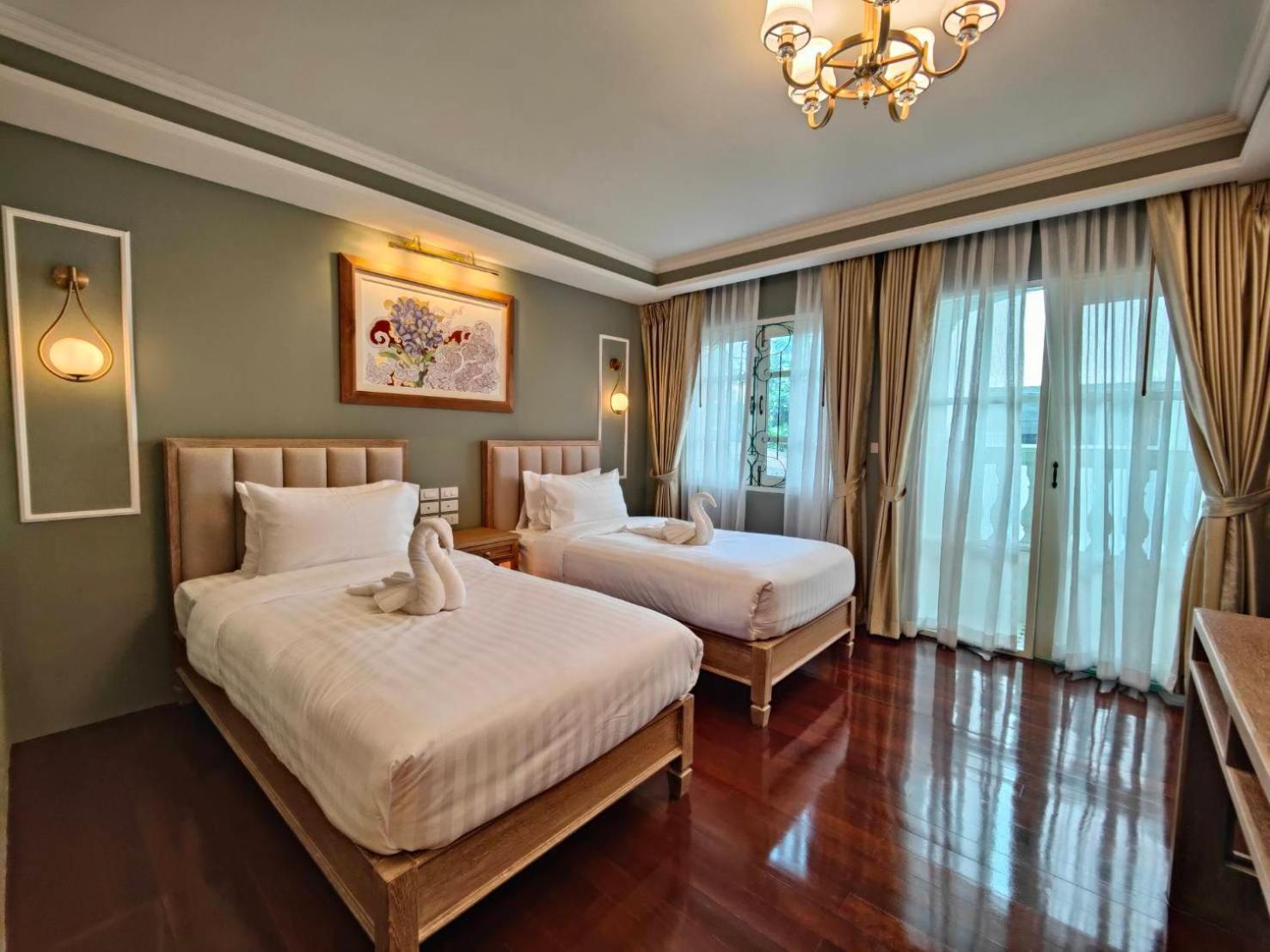 Siri Grand Bangkok Hotel Dış mekan fotoğraf